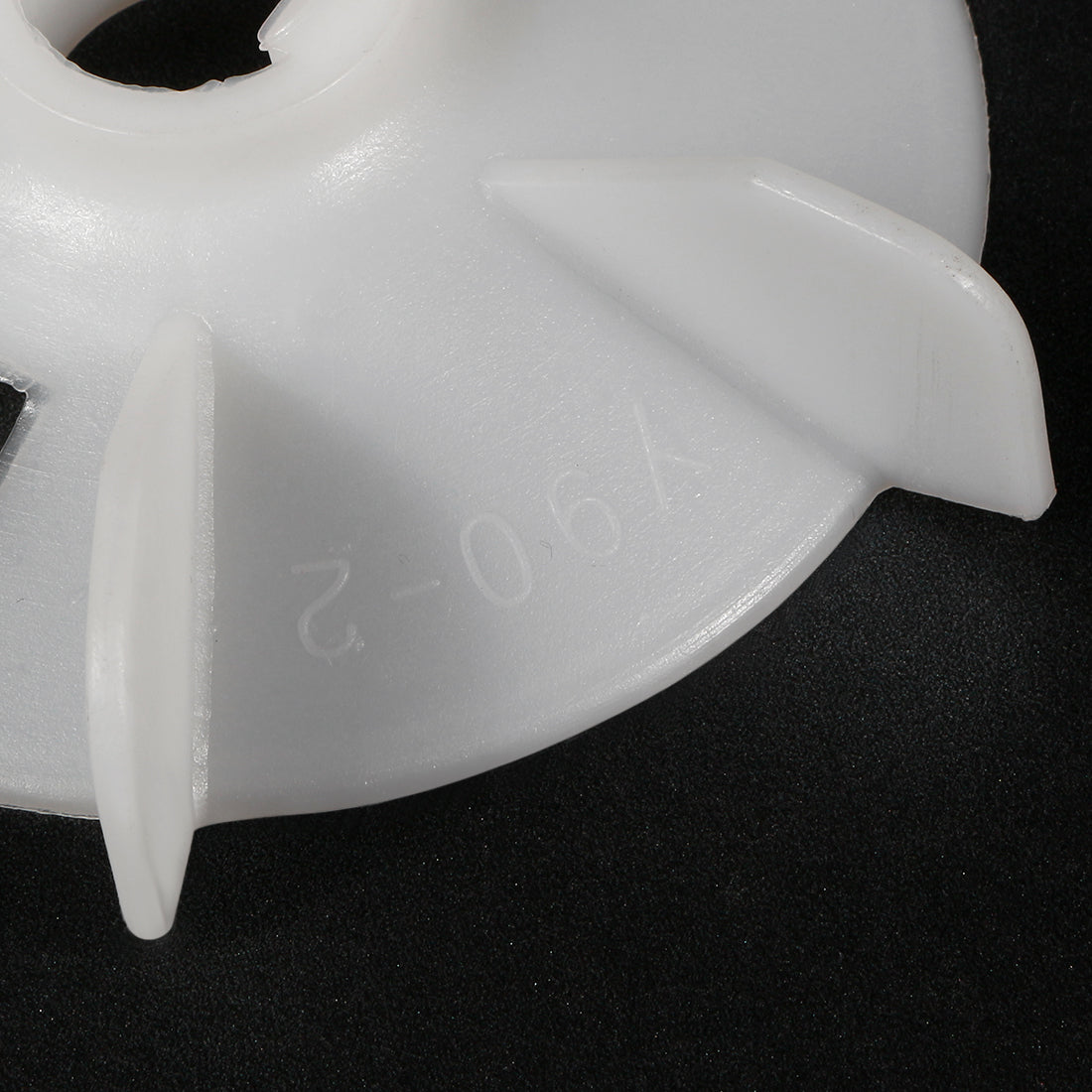 uxcell Uxcell 1Pcs 130*24mm Round Shaft Replacement White Plastic 6 Impeller Motor Fan Vane